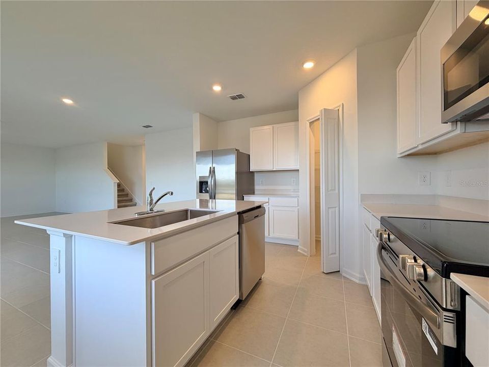 For Rent: $2,250 (5 beds, 3 baths, 2451 Square Feet)