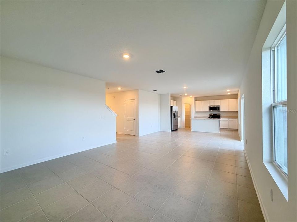 For Rent: $2,250 (5 beds, 3 baths, 2451 Square Feet)