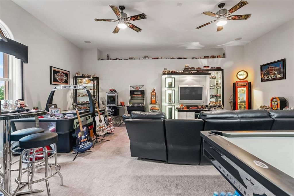 For Sale: $1,499,999 (4 beds, 3 baths, 3504 Square Feet)