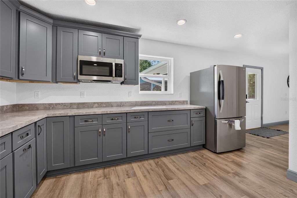 For Sale: $674,900 (4 beds, 3 baths, 2954 Square Feet)