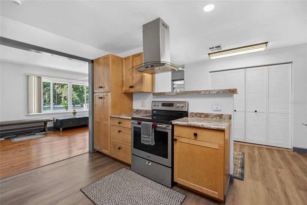 For Sale: $674,900 (4 beds, 3 baths, 2954 Square Feet)
