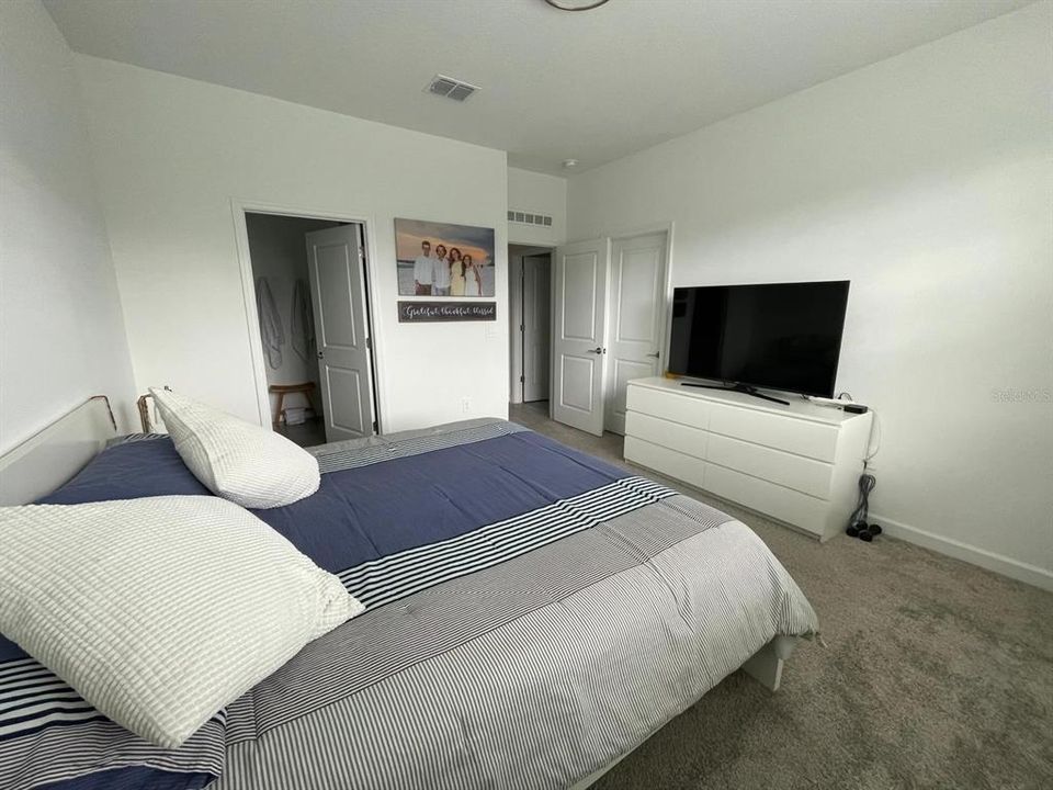 В аренду: $2,600 (4 спален, 2 ванн, 2000 Квадратных фут)