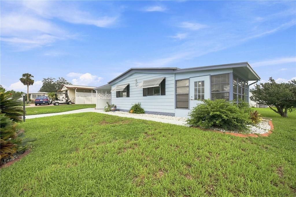 For Sale: $170,000 (2 beds, 1 baths, 768 Square Feet)
