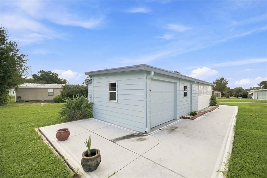 For Sale: $170,000 (2 beds, 1 baths, 768 Square Feet)