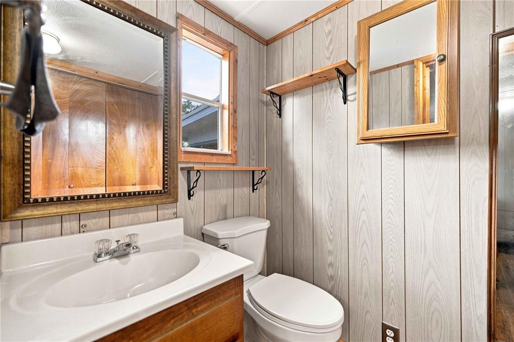 For Sale: $170,000 (2 beds, 1 baths, 768 Square Feet)