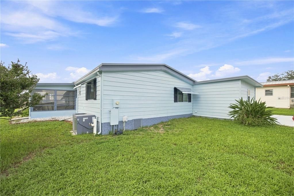 For Sale: $170,000 (2 beds, 1 baths, 768 Square Feet)