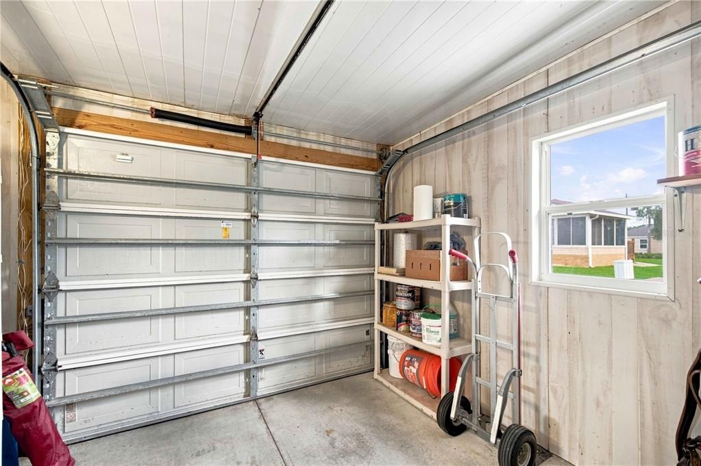 For Sale: $170,000 (2 beds, 1 baths, 768 Square Feet)