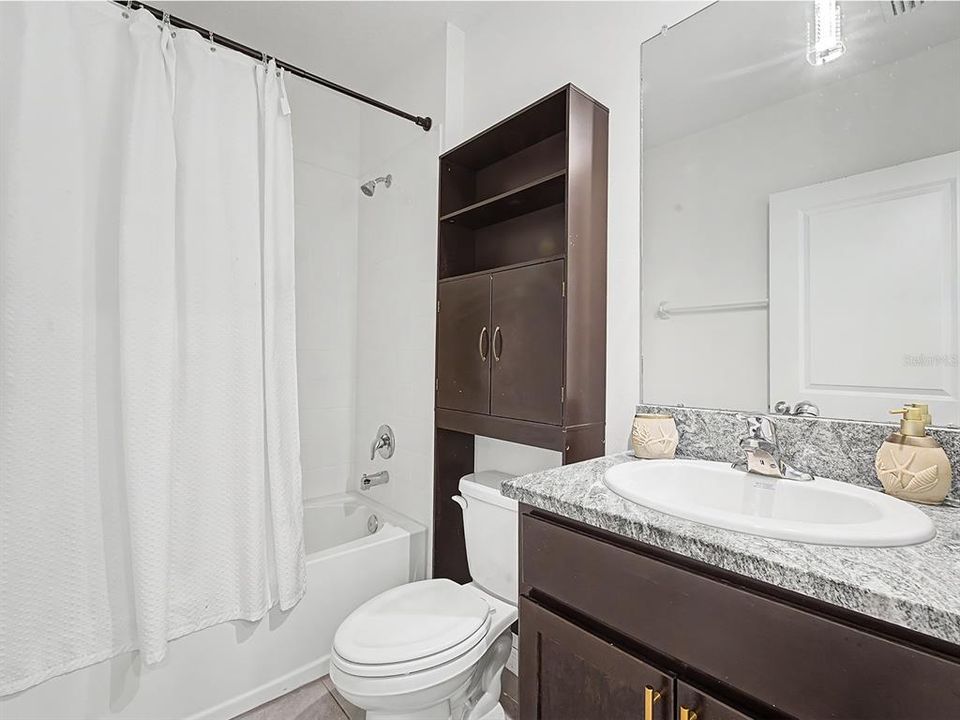 В аренду: $2,400 (3 спален, 2 ванн, 1516 Квадратных фут)