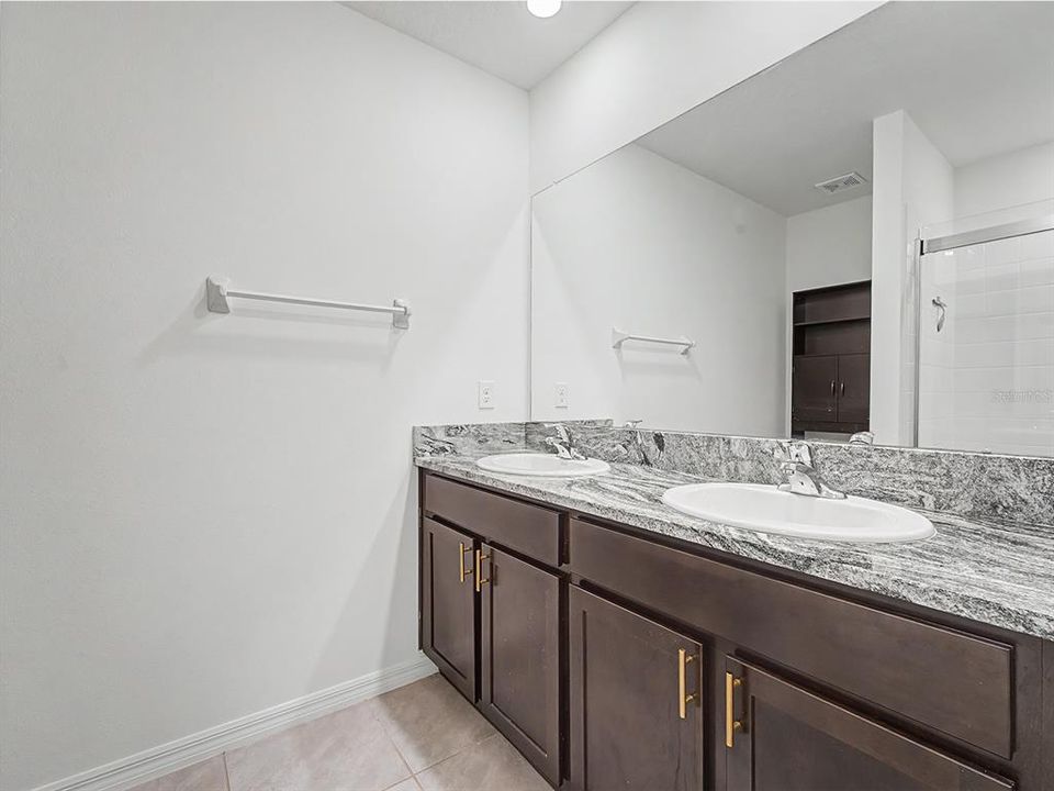 В аренду: $2,400 (3 спален, 2 ванн, 1516 Квадратных фут)