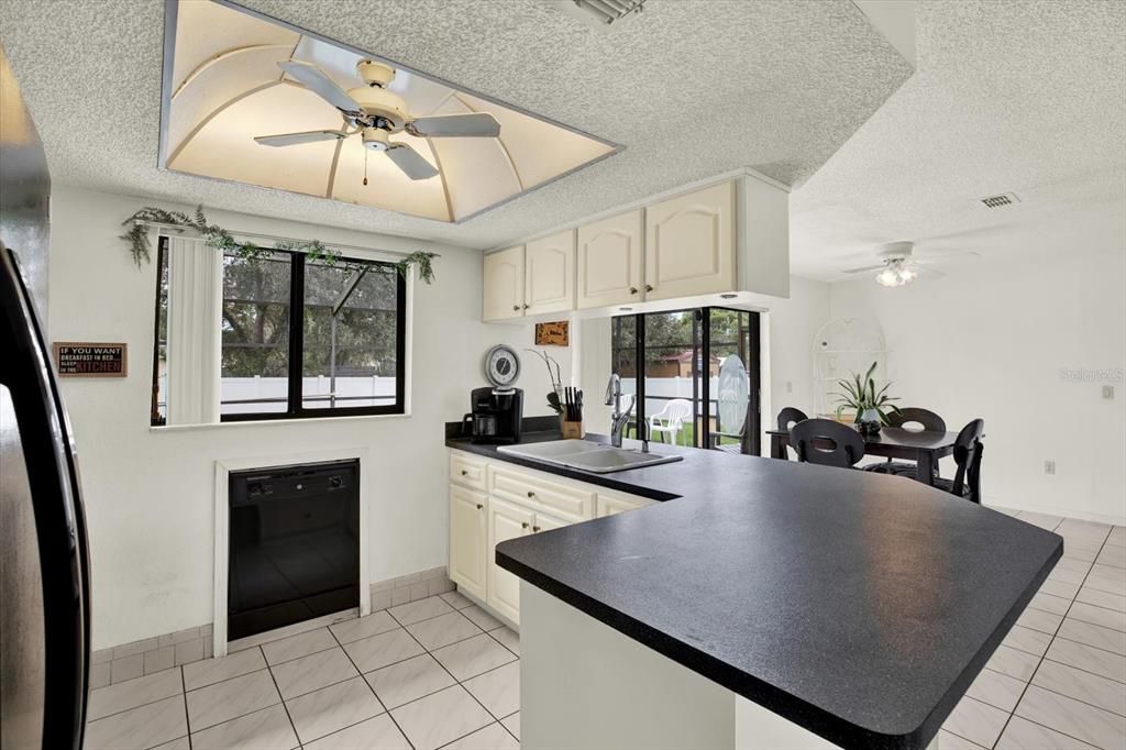 For Sale: $319,999 (3 beds, 2 baths, 1259 Square Feet)