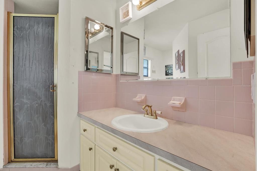 For Sale: $319,999 (3 beds, 2 baths, 1259 Square Feet)