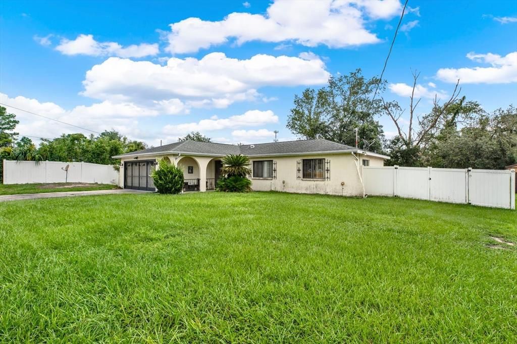 For Sale: $319,999 (3 beds, 2 baths, 1259 Square Feet)