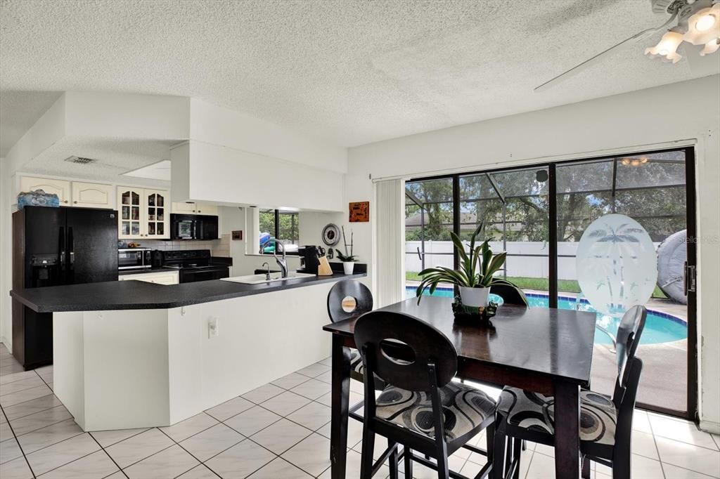 For Sale: $319,999 (3 beds, 2 baths, 1259 Square Feet)