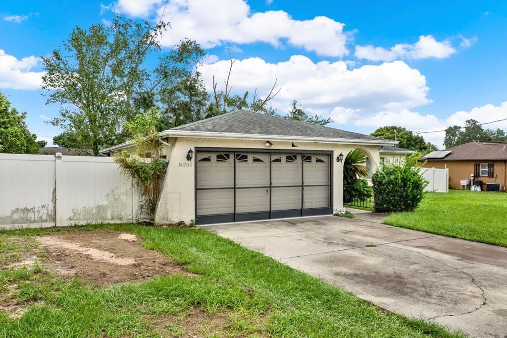For Sale: $319,999 (3 beds, 2 baths, 1259 Square Feet)
