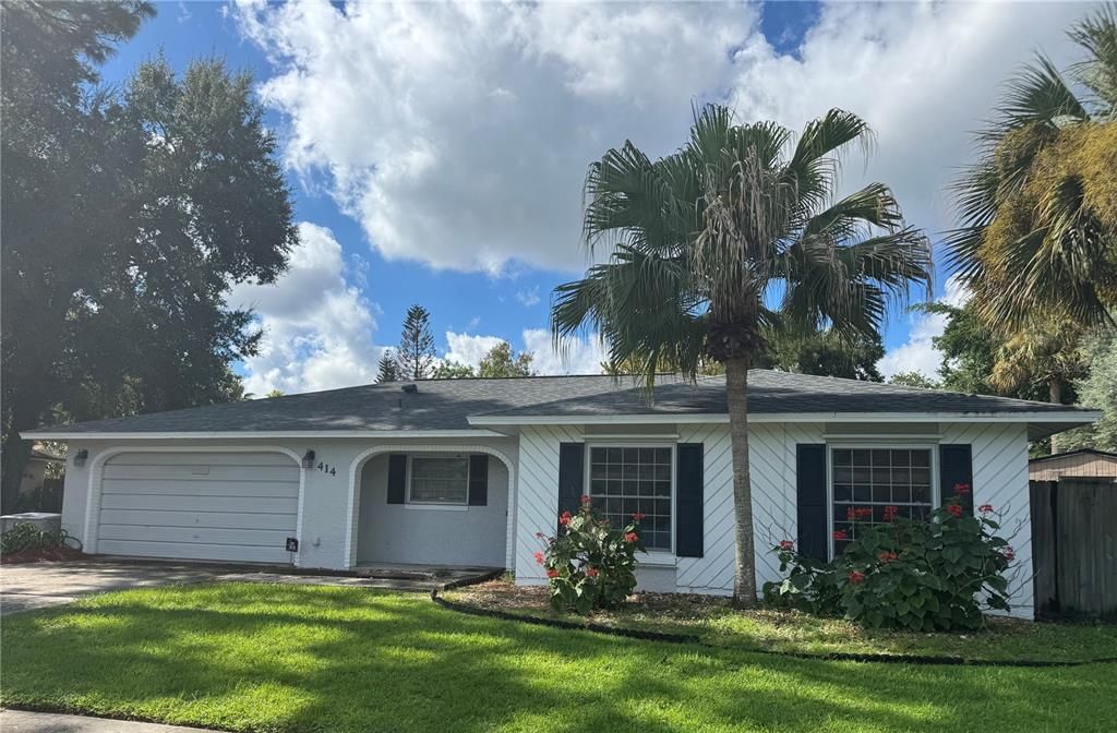 For Sale: $375,000 (3 beds, 3 baths, 1567 Square Feet)