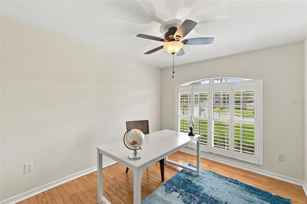 For Sale: $795,000 (5 beds, 3 baths, 2600 Square Feet)