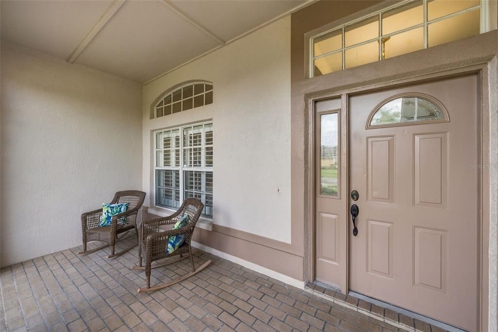 For Sale: $795,000 (5 beds, 3 baths, 2600 Square Feet)