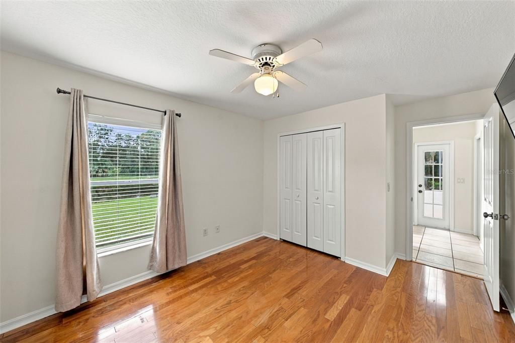 For Sale: $795,000 (5 beds, 3 baths, 2600 Square Feet)