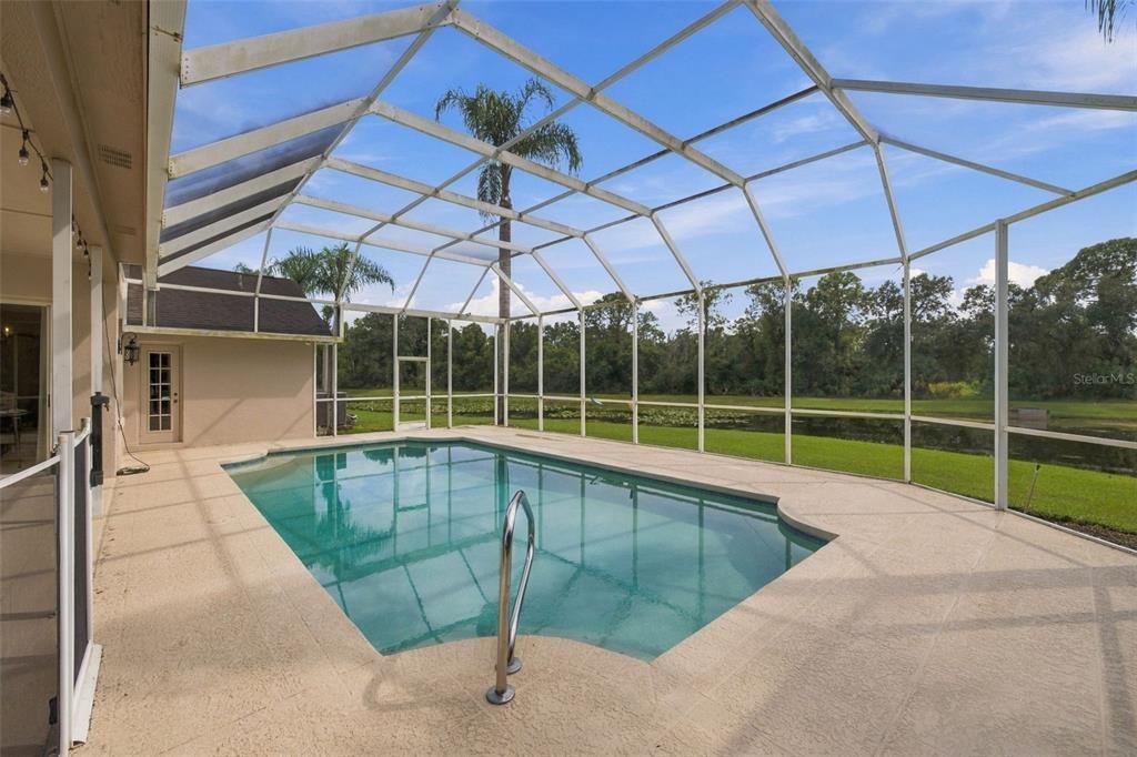 For Sale: $795,000 (5 beds, 3 baths, 2600 Square Feet)