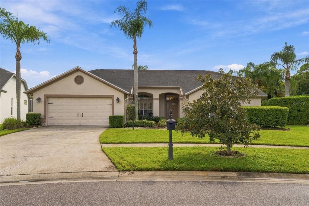 For Sale: $795,000 (5 beds, 3 baths, 2600 Square Feet)