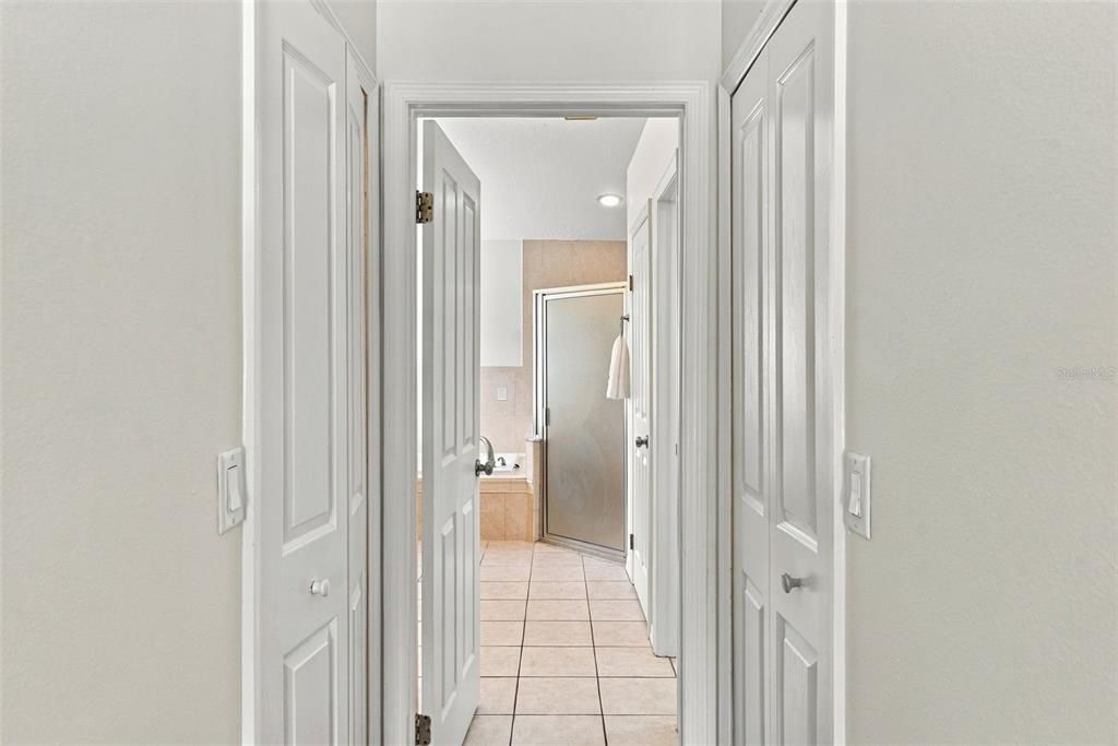 For Sale: $795,000 (5 beds, 3 baths, 2600 Square Feet)