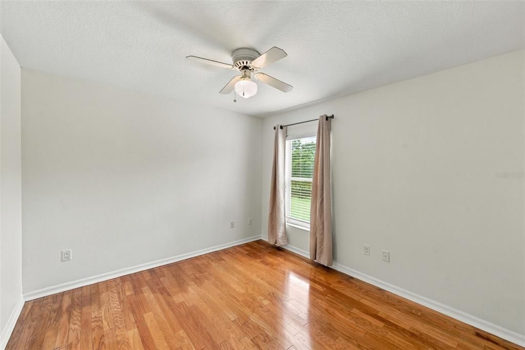 For Sale: $795,000 (5 beds, 3 baths, 2600 Square Feet)
