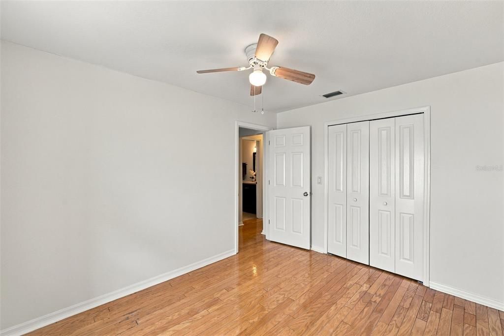 For Sale: $795,000 (5 beds, 3 baths, 2600 Square Feet)