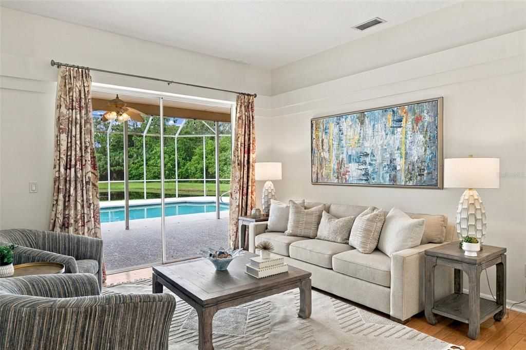 For Sale: $795,000 (5 beds, 3 baths, 2600 Square Feet)