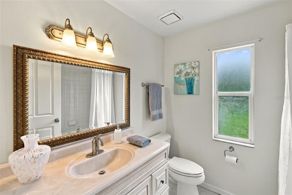 For Sale: $795,000 (5 beds, 3 baths, 2600 Square Feet)