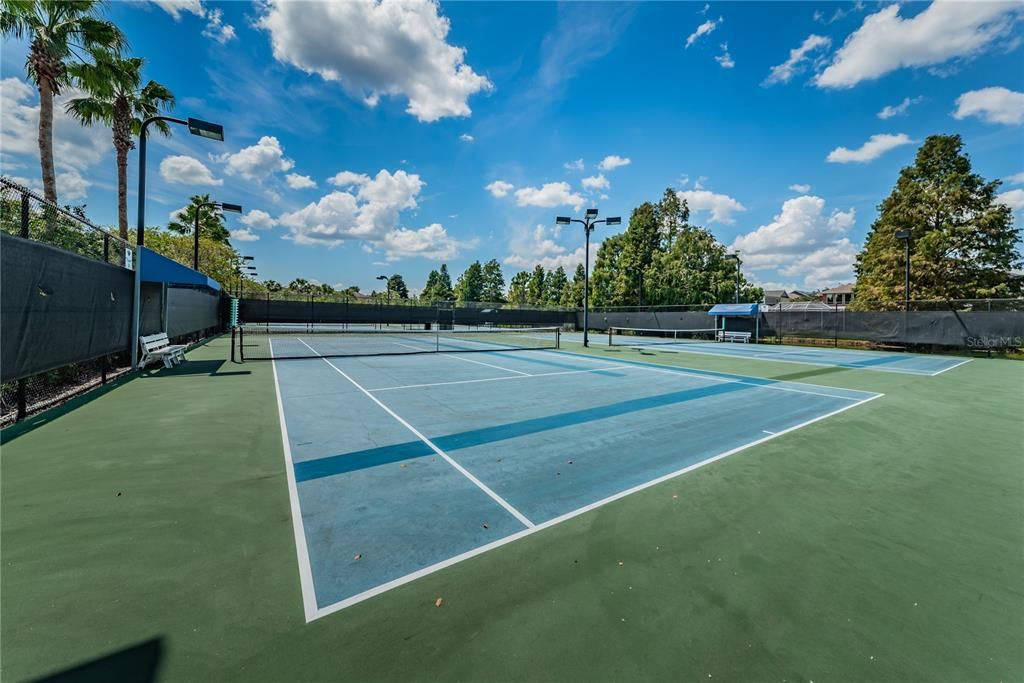 For Sale: $795,000 (5 beds, 3 baths, 2600 Square Feet)