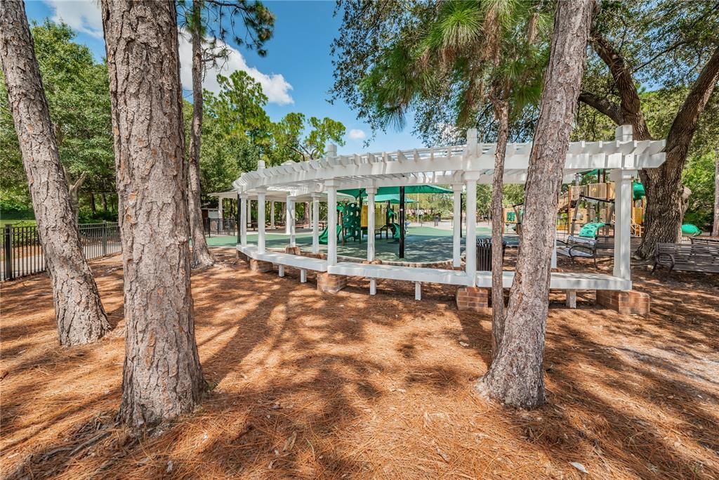 For Sale: $795,000 (5 beds, 3 baths, 2600 Square Feet)