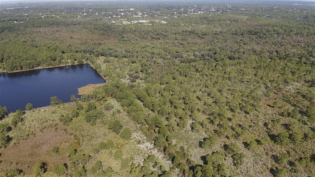 На продажу: $2,300,000 (34.86 acres)