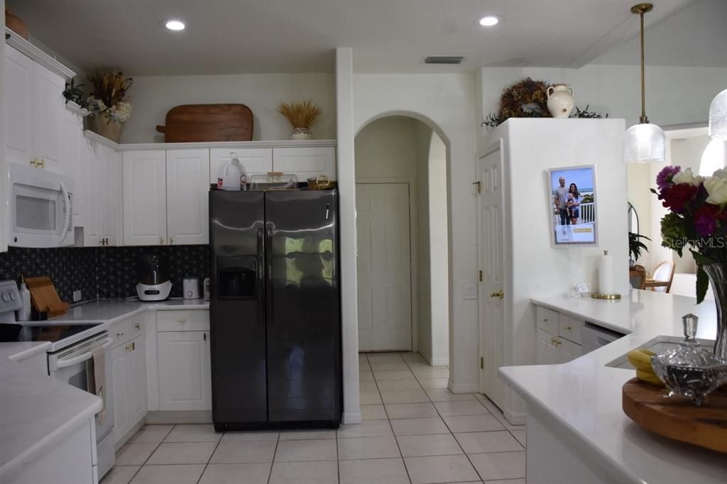 For Sale: $434,900 (3 beds, 2 baths, 1998 Square Feet)