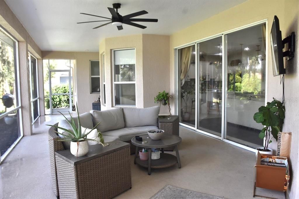 For Sale: $434,900 (3 beds, 2 baths, 1998 Square Feet)