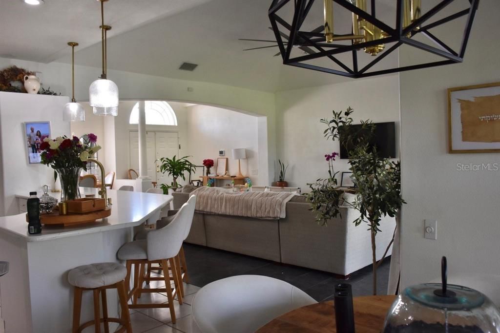 For Sale: $434,900 (3 beds, 2 baths, 1998 Square Feet)