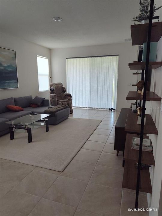 For Rent: $1,900 (3 beds, 2 baths, 1614 Square Feet)