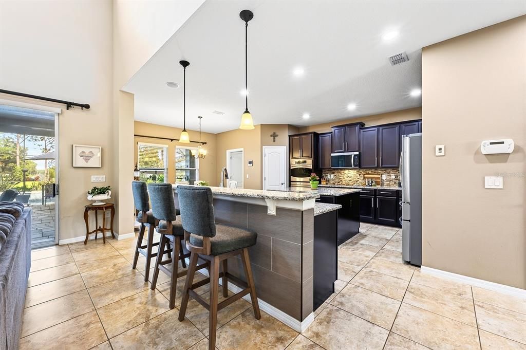 En Venta: $925,000 (5 camas, 3 baños, 4274 Pies cuadrados)