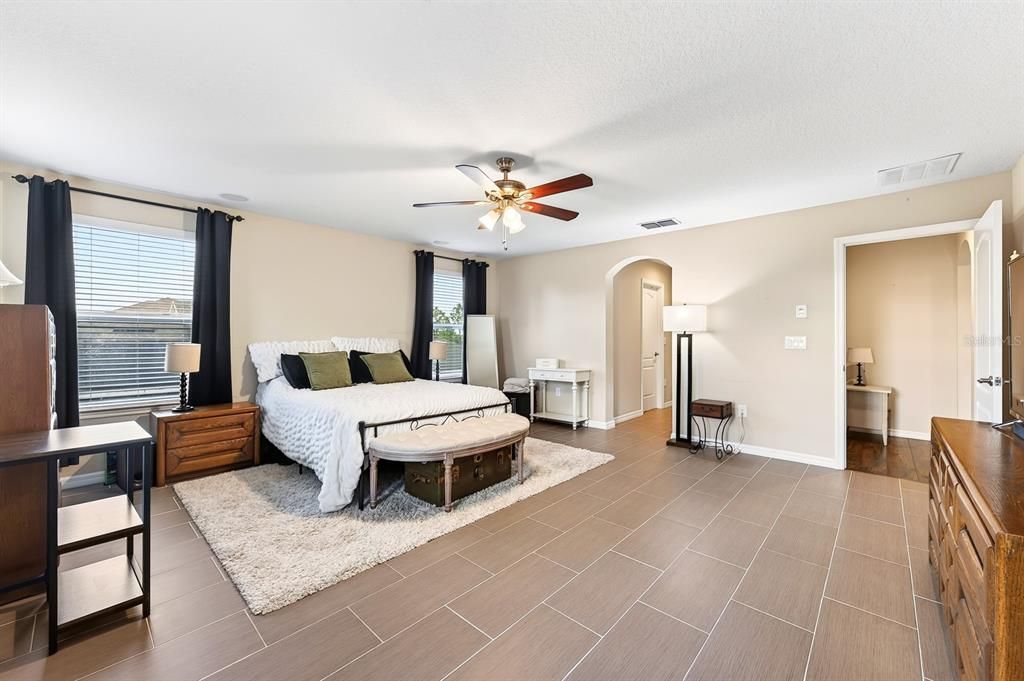 En Venta: $925,000 (5 camas, 3 baños, 4274 Pies cuadrados)