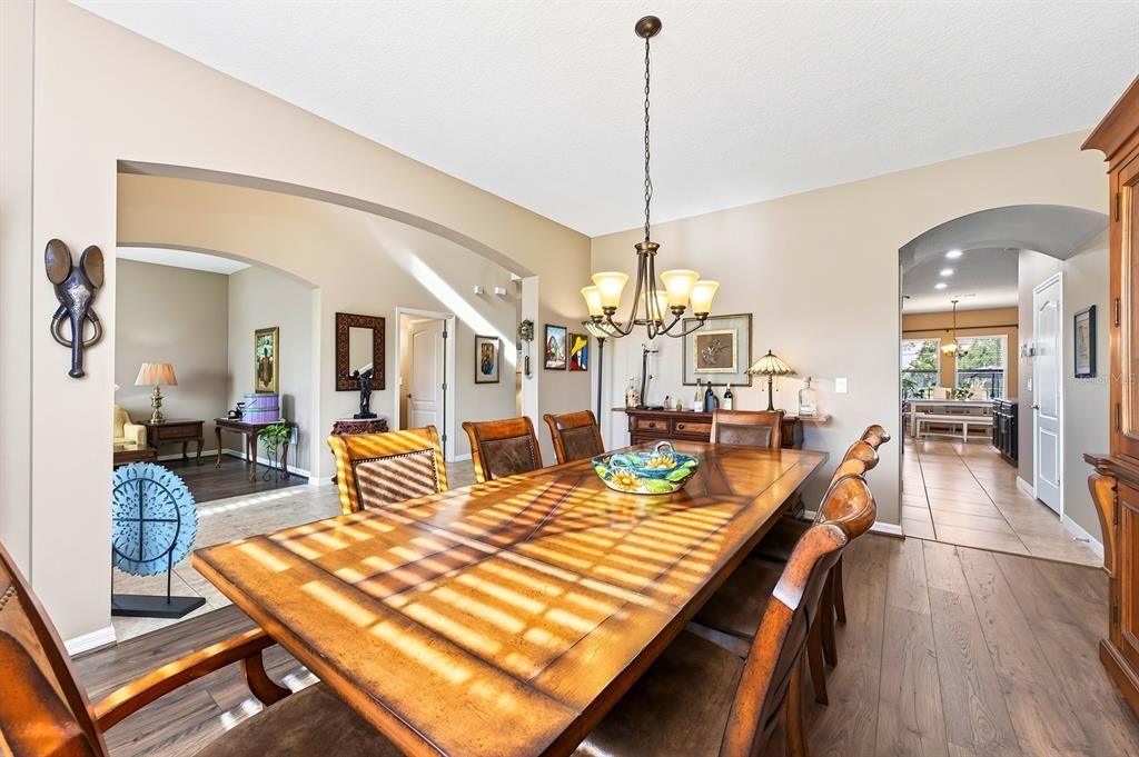 En Venta: $925,000 (5 camas, 3 baños, 4274 Pies cuadrados)