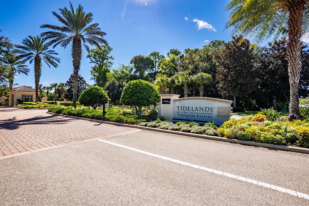 На продажу: $129,900 (0.22 acres)
