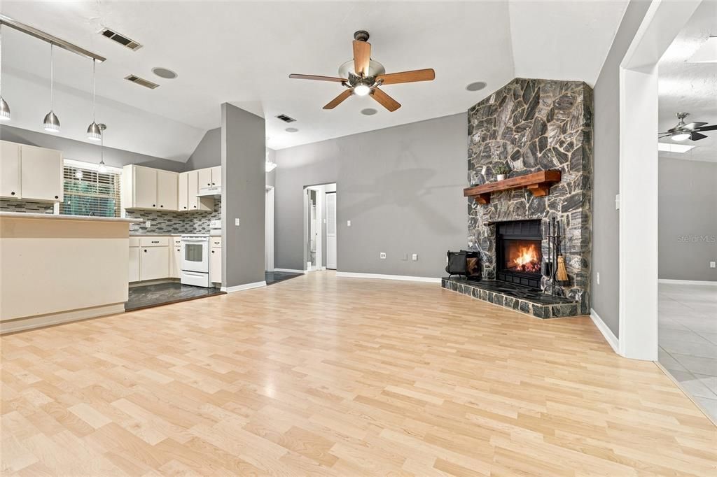 For Rent: $2,000 (2 beds, 2 baths, 1491 Square Feet)