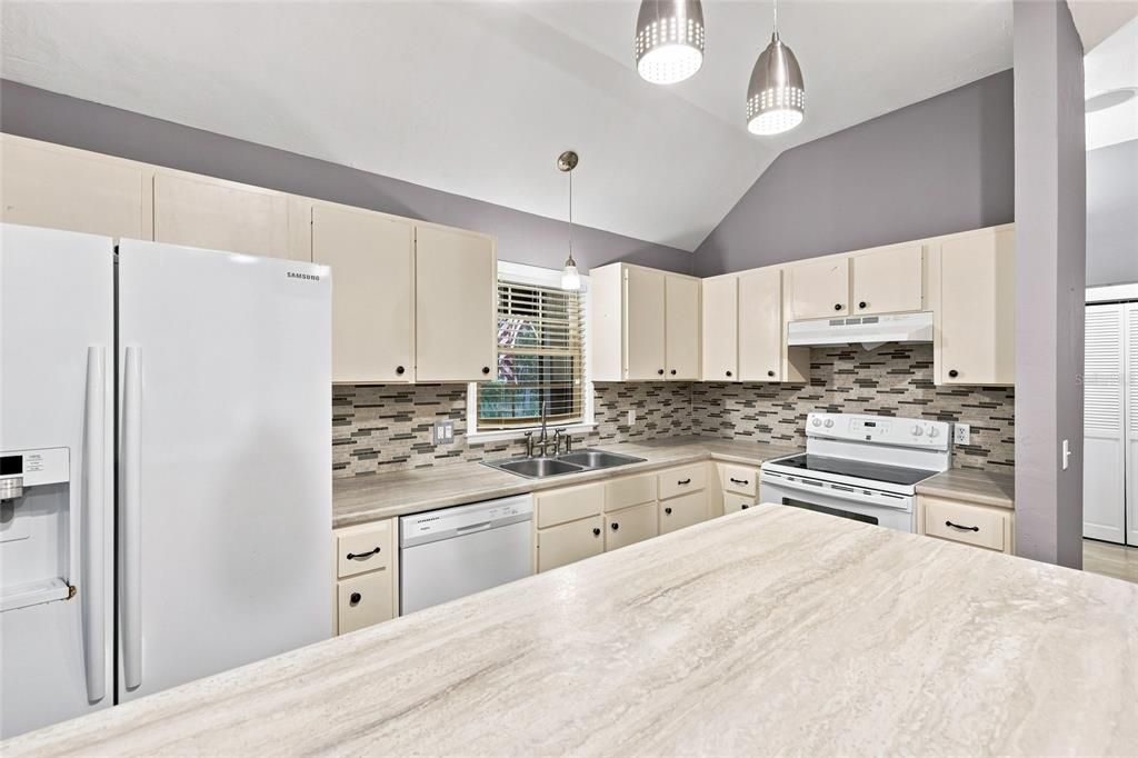 For Rent: $2,000 (2 beds, 2 baths, 1491 Square Feet)