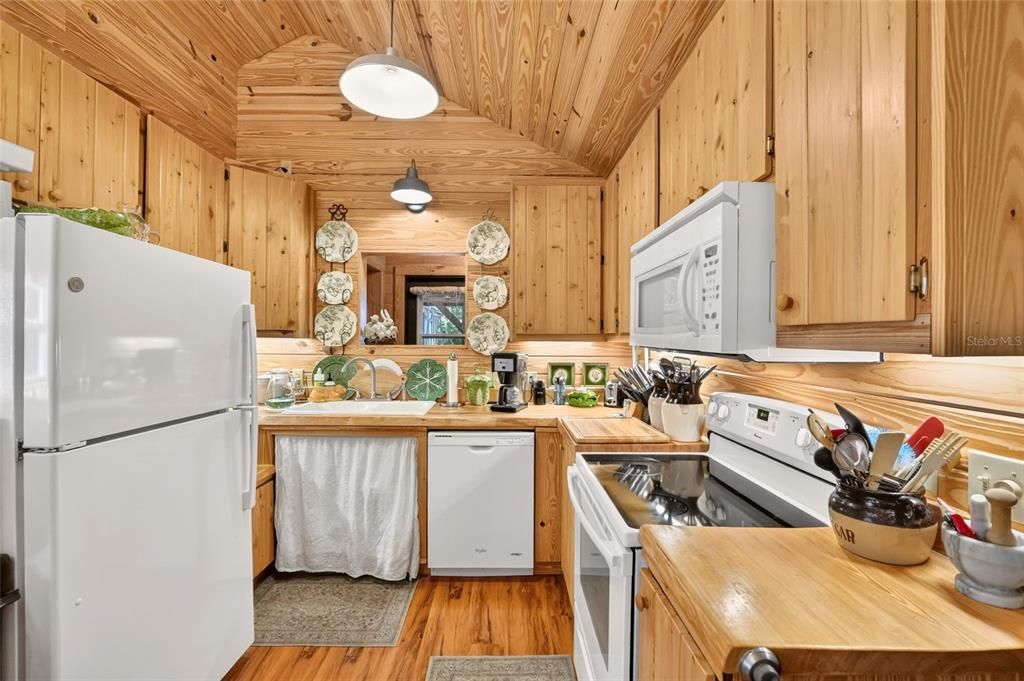 En Venta: $349,000 (2 camas, 2 baños, 768 Pies cuadrados)