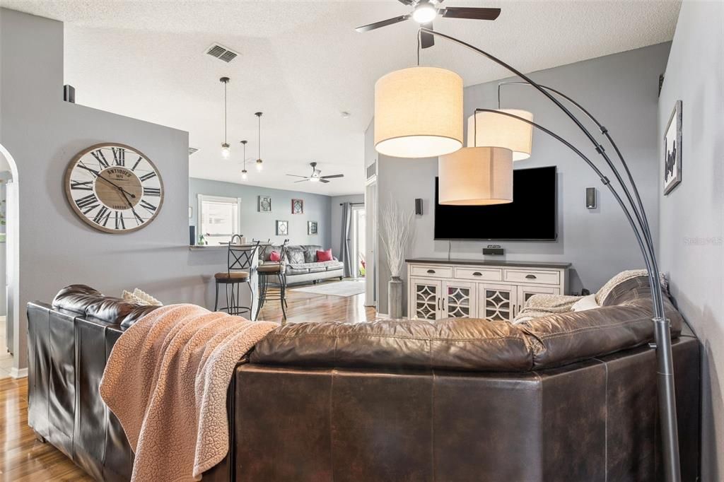 En Venta: $349,900 (3 camas, 2 baños, 1472 Pies cuadrados)
