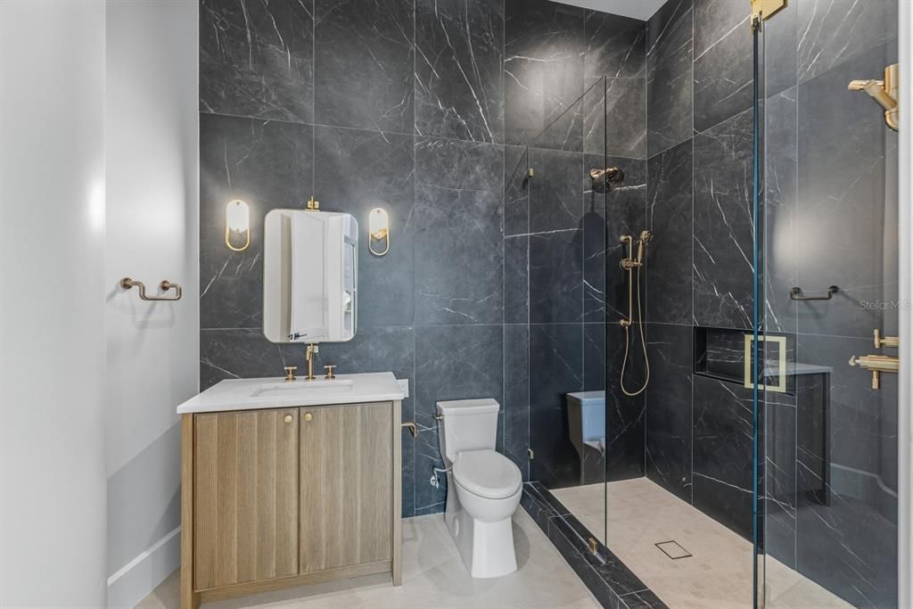 En Venta: $8,100,000 (5 camas, 5 baños, 7164 Pies cuadrados)