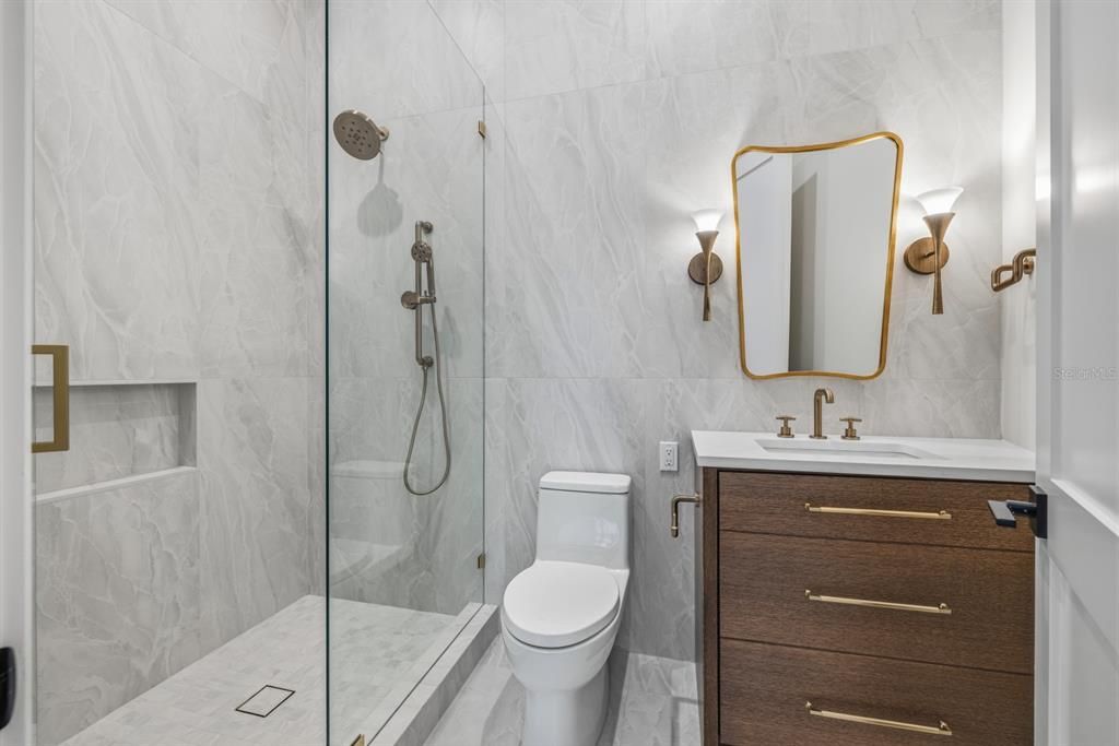 En Venta: $8,100,000 (5 camas, 5 baños, 7164 Pies cuadrados)