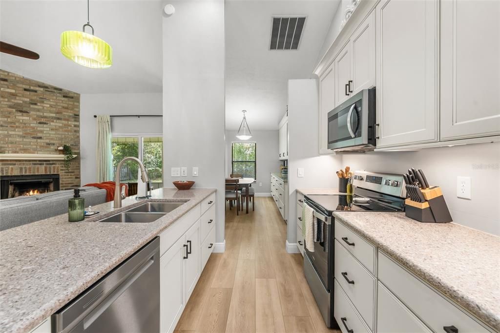 For Sale: $357,000 (3 beds, 2 baths, 1492 Square Feet)