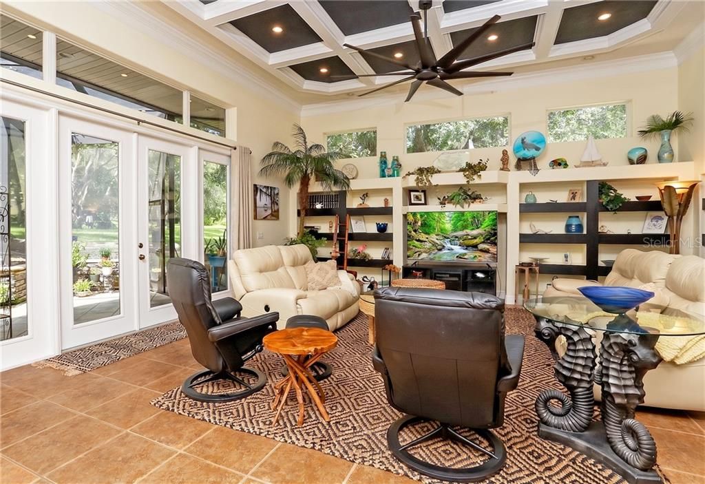 En Venta: $990,000 (5 camas, 3 baños, 3823 Pies cuadrados)