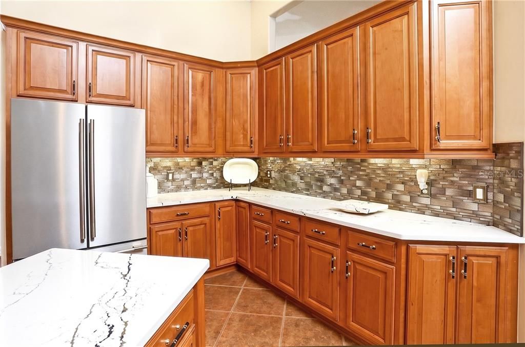 En Venta: $990,000 (5 camas, 3 baños, 3823 Pies cuadrados)