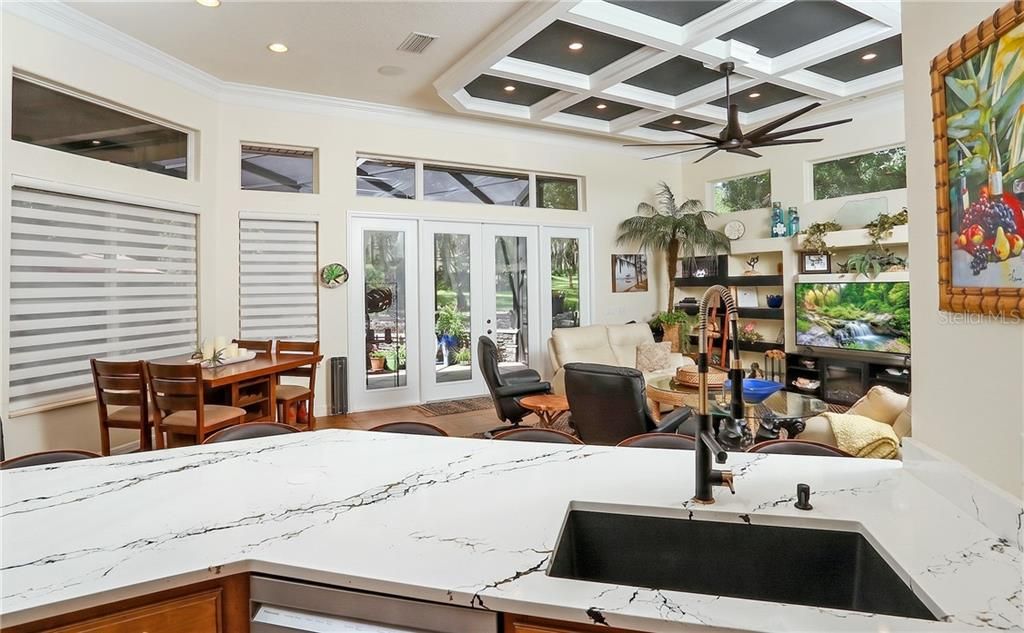 En Venta: $990,000 (5 camas, 3 baños, 3823 Pies cuadrados)